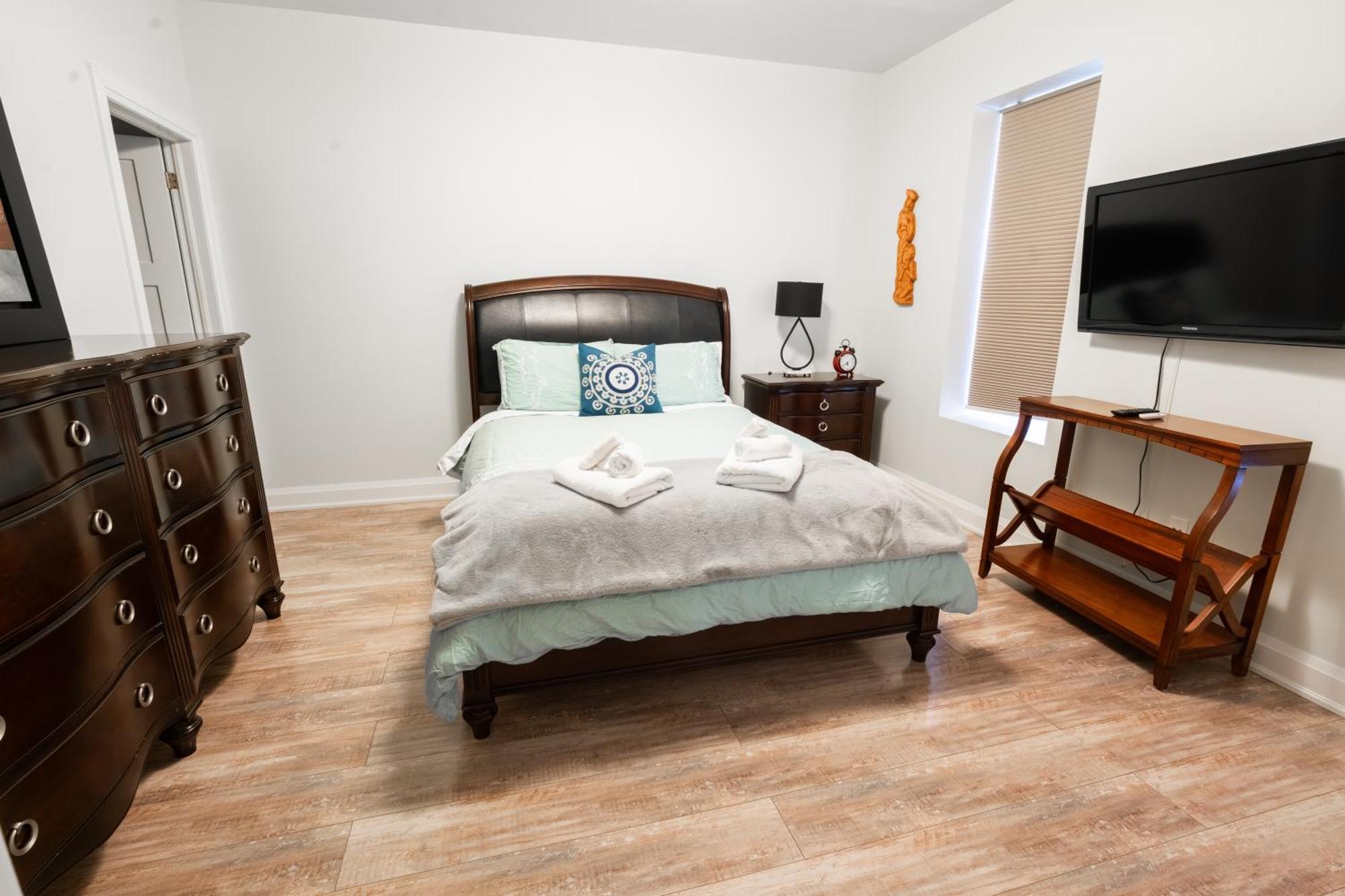 Spacious 3 Bedroom Apartment In Heart Of Niagara Thorold Екстер'єр фото