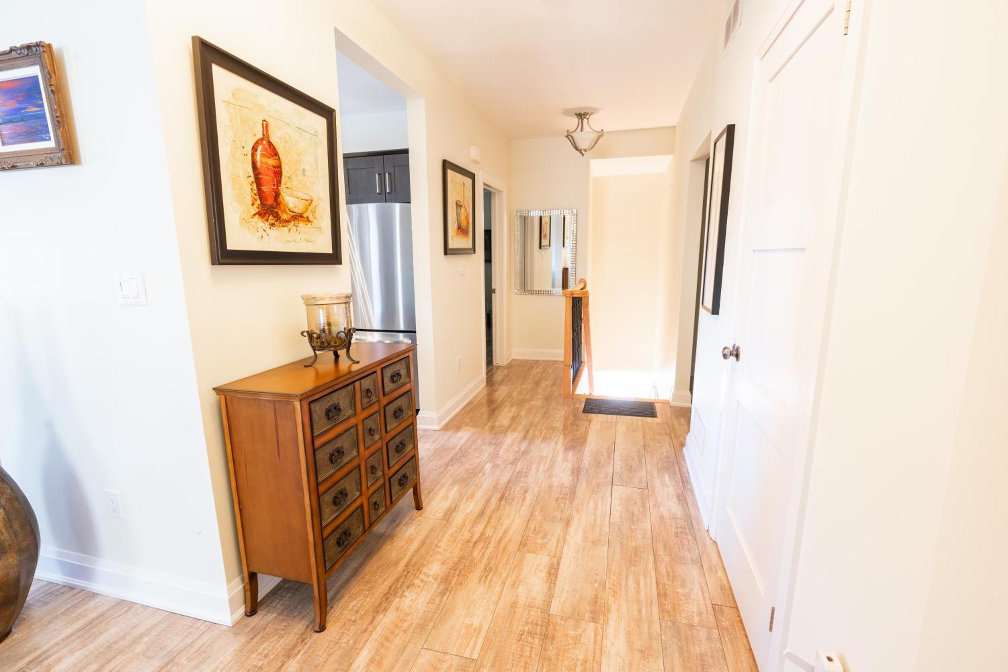 Spacious 3 Bedroom Apartment In Heart Of Niagara Thorold Екстер'єр фото